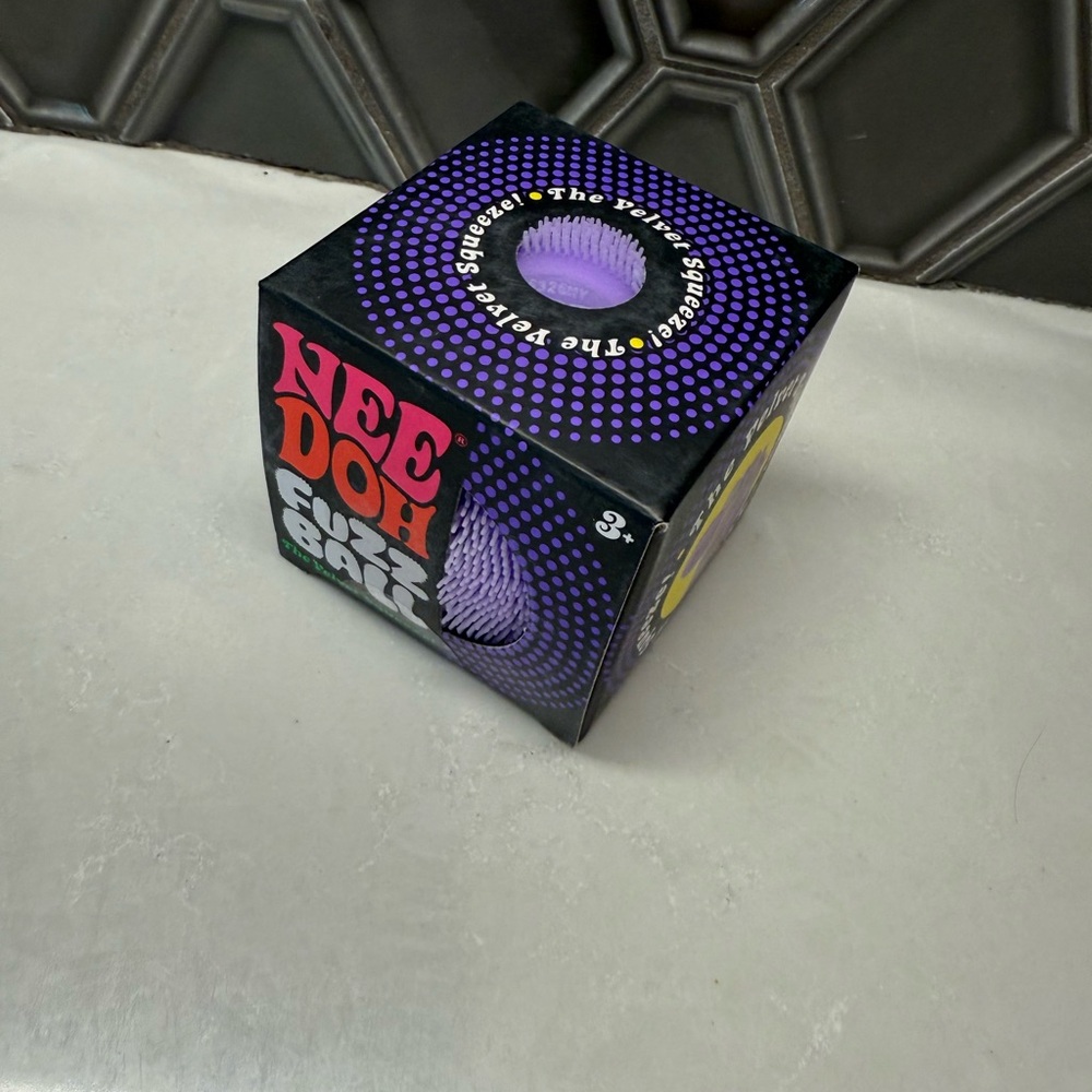 NeeDoh Fuzz Ball Purple